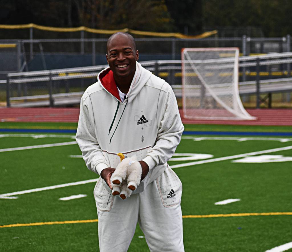 Seattle Seahawks wide receiver Tyler Lockett surprised the Bainbridge Spartans players by showing up and coaching the offense. Nicholas Zeller-Singh/Bainbridge Review Photos