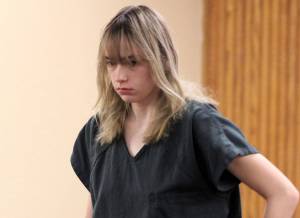 Elisha Meyer/Kitsap News Group
Baylijo Williams walks down from the jury box for her arraignment hearing.