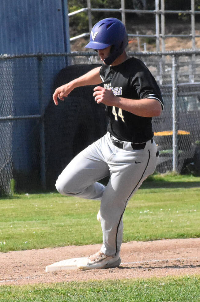 Viking Tate Stearns heads to home plate.