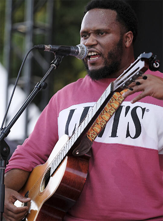 Jontavis Willis belts out a song during his show at the festival.
