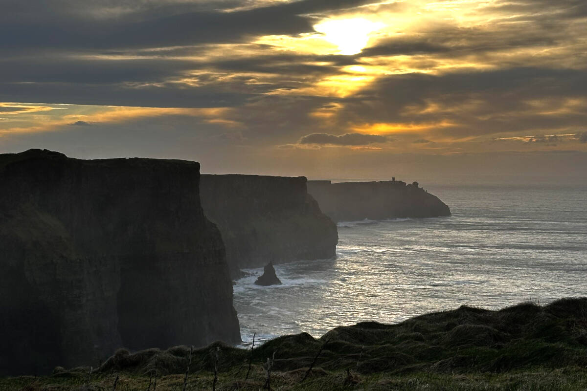 Connect with Irelands heart – meet artisans, share stories and experience authentic Irish hospitality on a uniquely immersive group tour designed for meaningful cultural connection.
