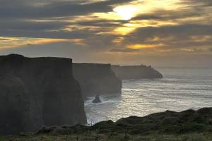 Connect with Irelands heart – meet artisans, share stories and experience authentic Irish hospitality on a uniquely immersive group tour designed for meaningful cultural connection.