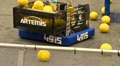 Spartronics Team 4915 courtesy photos
ARTEMIS won the Innovation in Control Award at the Glacier Peak event in March.